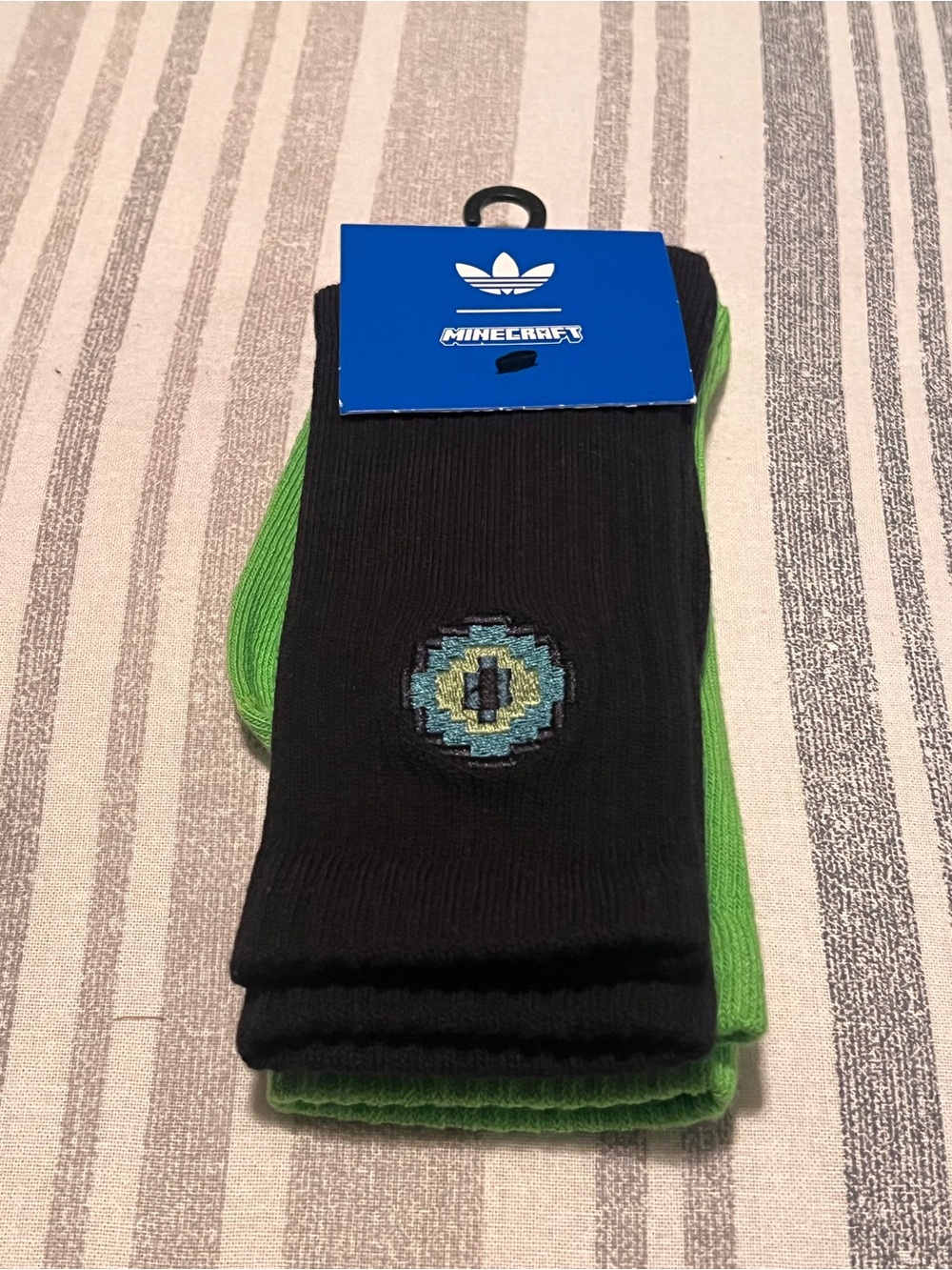 Bundle Adidas Minecraft Campus 00s J Black Green Pixel Sneakers 6.5Y  and socks - Picture 14 of 16